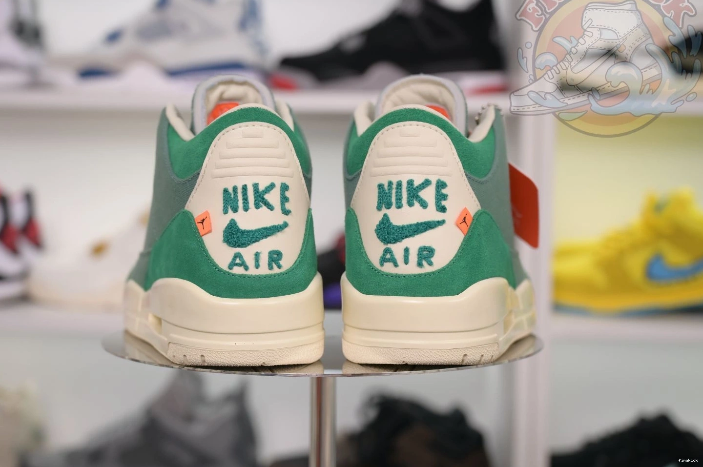 3 OG WMNS